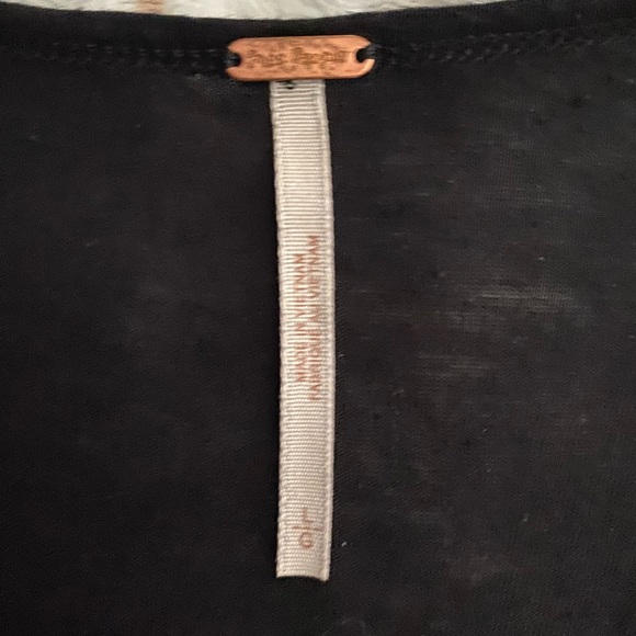 FREE PEOPLE FLOWY BLACK TOP - Picture 2 of 3